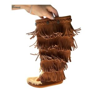 Minnetonka Fringe Suede Moccasin Boots - Tan